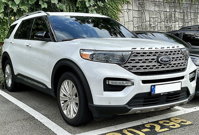 2020 Ford Explorer, representative photo