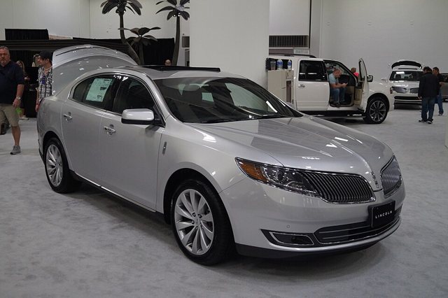 2016 Lincoln MKS, representative photo