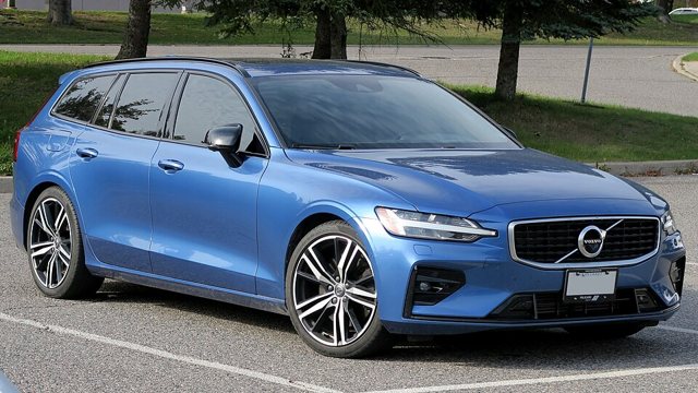2020 Volvo V60, representative photo